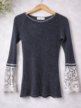 Able Ribbed Knit Top Lace Bell Sleeve Boho Cottagecore Blouse Women’s Small Gray